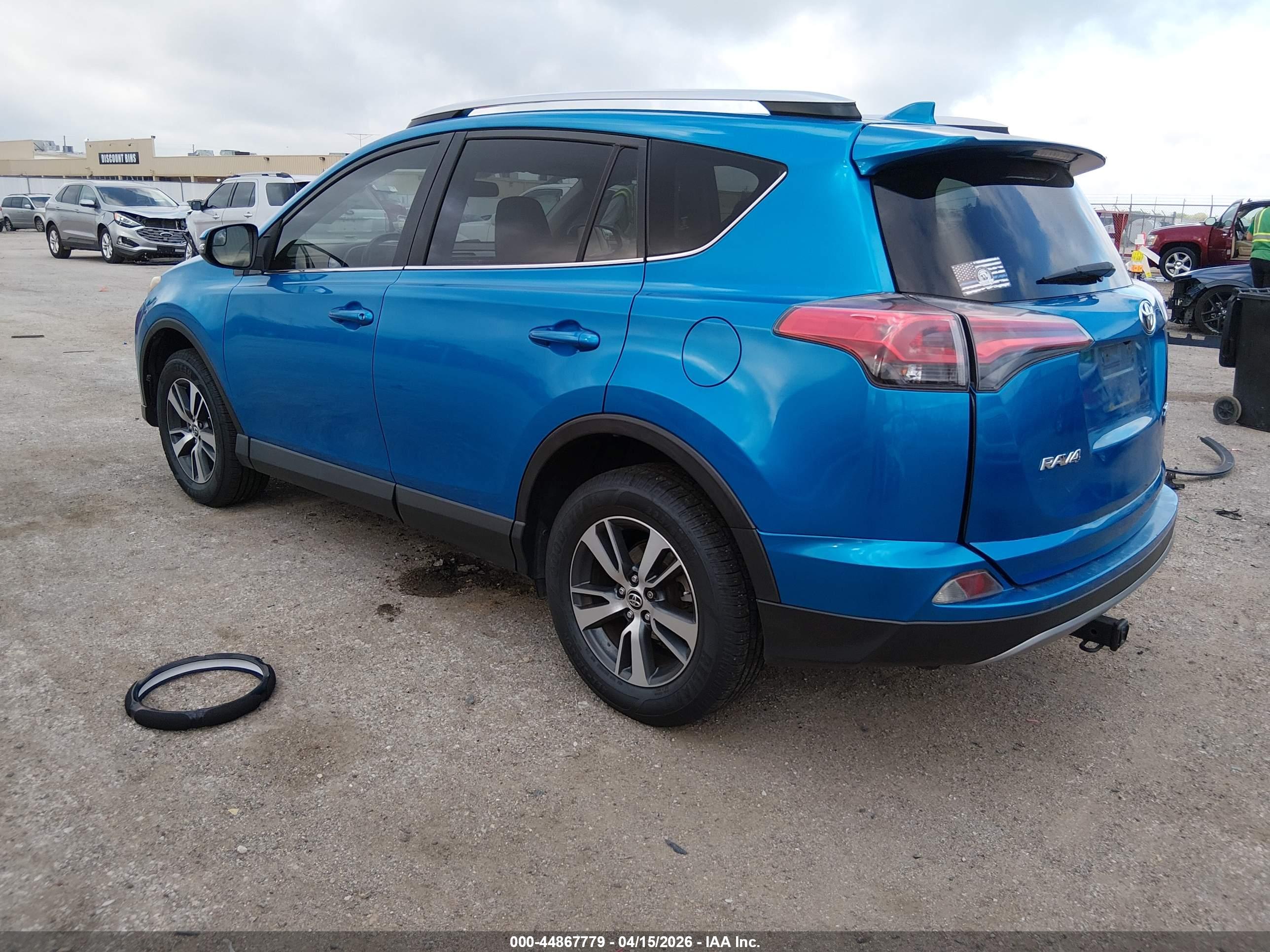 2016 TOYOTA RAV 4 — VIN JTMWFREV7GD081339 — photo 3